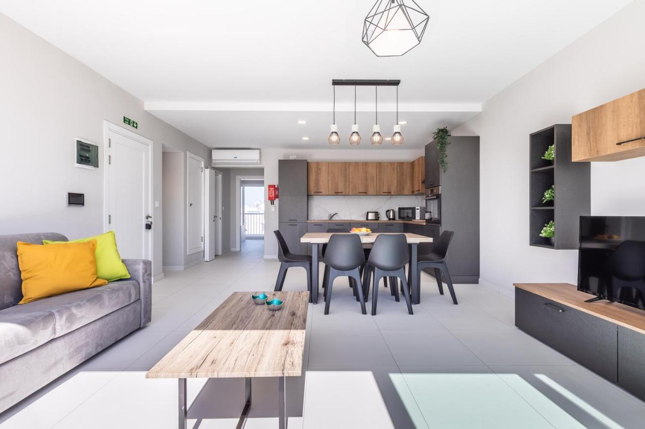 Unique Penthouse With Private Heated Jacuzzi, Close To Restaurants And Night Life Is-Swieqi المظهر الخارجي الصورة