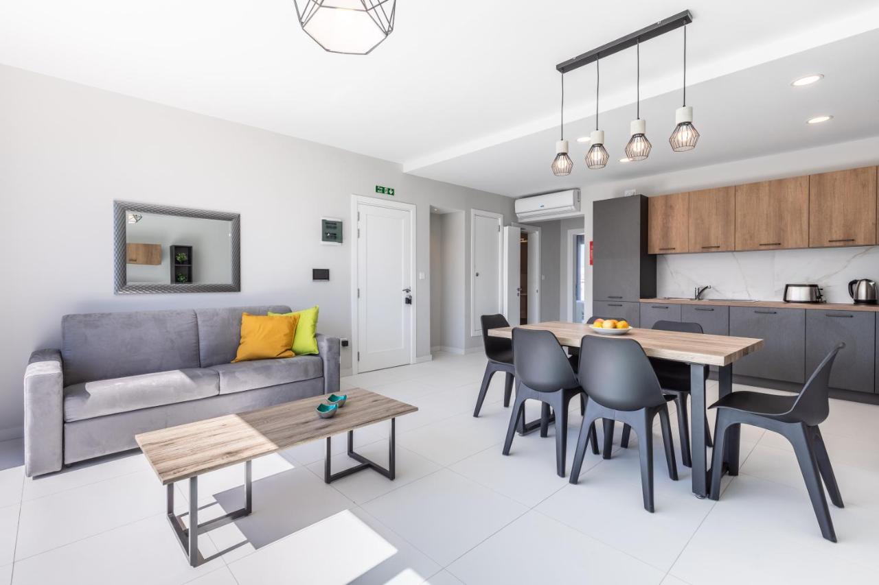 Unique Penthouse With Private Heated Jacuzzi, Close To Restaurants And Night Life Is-Swieqi المظهر الخارجي الصورة