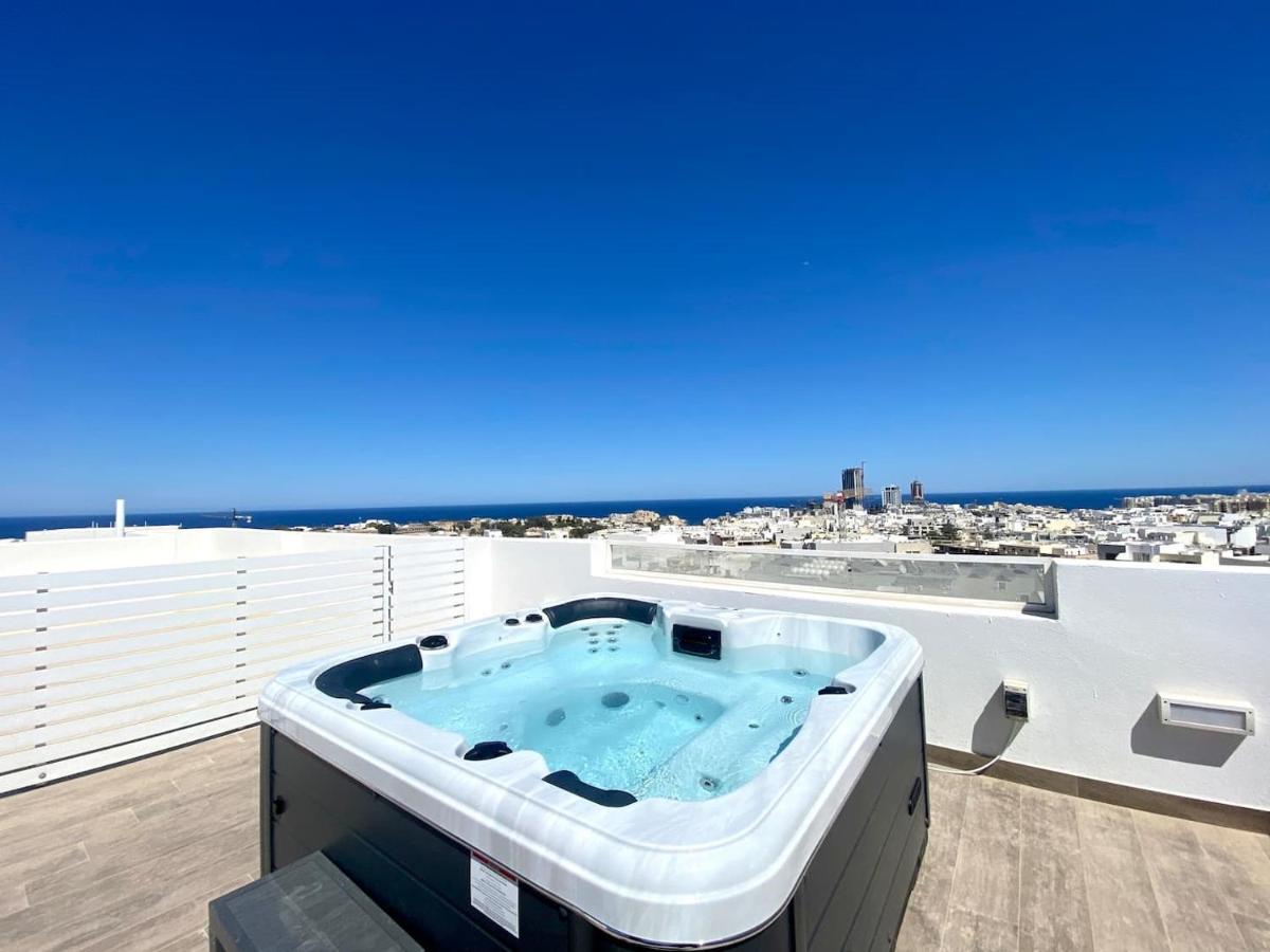 Unique Penthouse With Private Heated Jacuzzi, Close To Restaurants And Night Life Is-Swieqi المظهر الخارجي الصورة